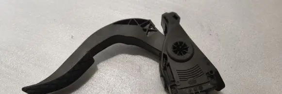Accelerator throttle pedal