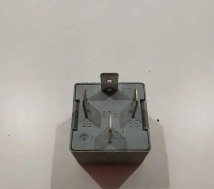Volkswagen Golf IV Other relay 141951253B 20240072