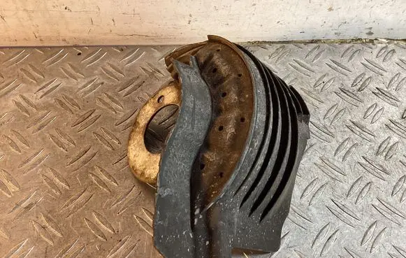Porsche Macan (95B) Coil spring/strut mount 8R0511539C