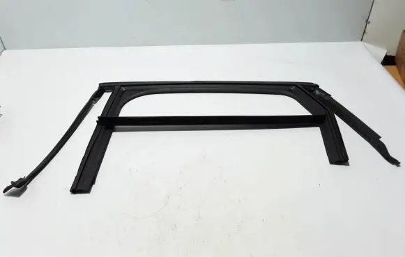 Renault Arkana Rubber seal rear door 823312684R