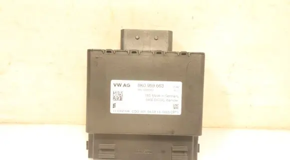 Audi A4 S4 B8 8K Voltage converter/converter module 