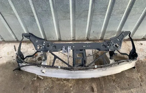 Mercedes-Benz E A207 Radiator support slam panel A2076200228