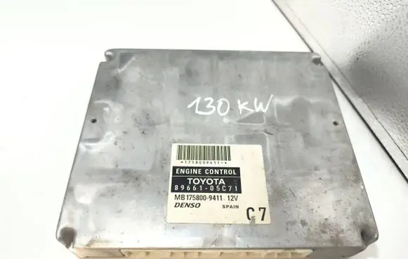 Toyota Avensis T250 Engine control unit/module 8966105C71 1758009411 MB1758009411