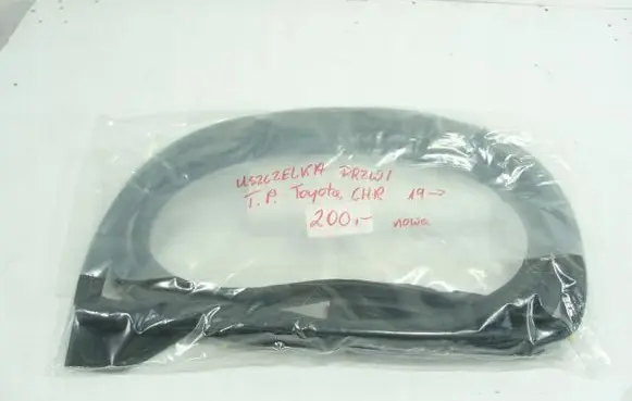 Toyota C-HR I Rubber seal loading door 67871F4010