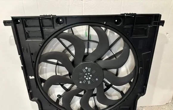 BMW X3 G01 Radiator cooling fan shroud 17428487637