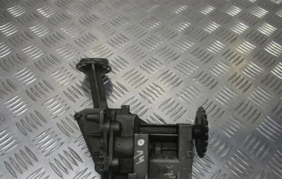Renault Thalia I Oil pump 