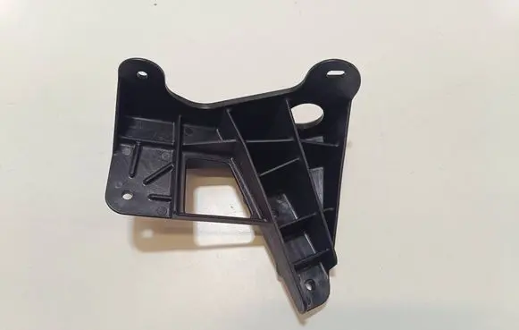 Chevrolet Corvette Radiator mount bracket 84168884