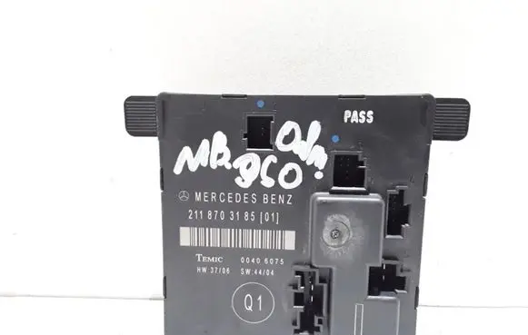 Mercedes-Benz E W211 Door control unit/module 2118703185