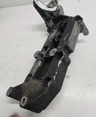 Volvo XC90 Generator/alternator bracket 8642196