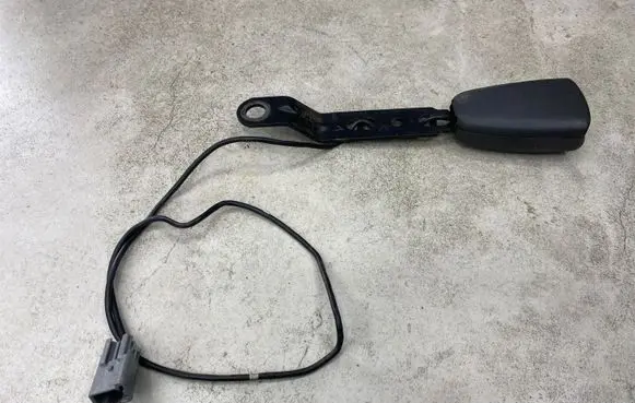 Volvo XC70 Front seatbelt buckle 9191817