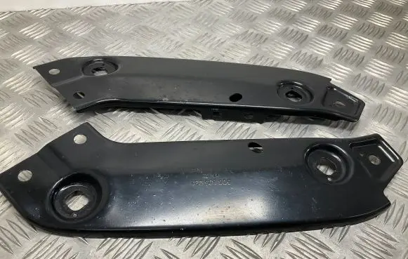 Volkswagen Jetta VI Radiator support slam panel bracket 5C6805932 5C6805931