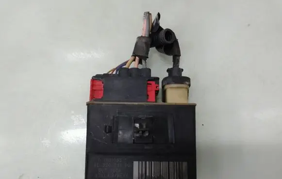 Citroen C5 Glow plug pre-heat relay 9652021180