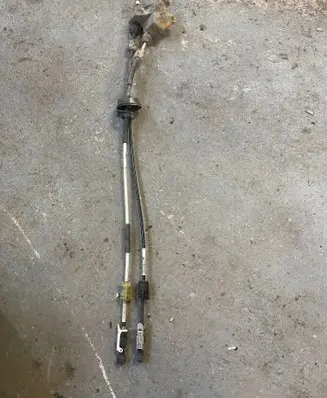 Opel Meriva B Gear shift cable linkage 55564863
