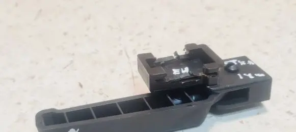 Engine bonnet (hood) release handle