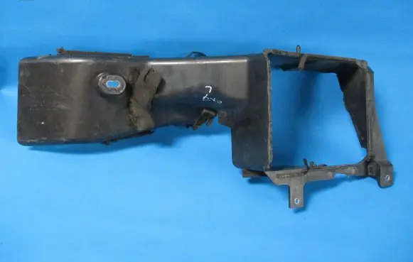 Mazda CX-7 Intercooler air channel guide R2AX13566