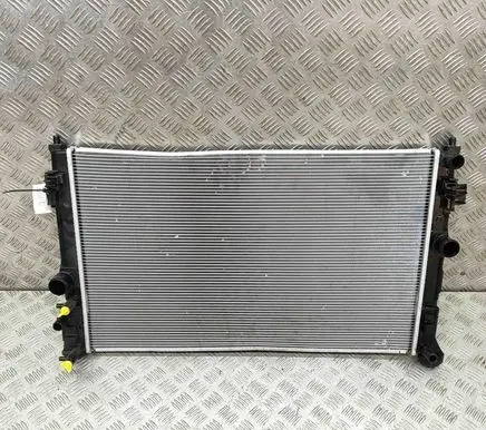 Toyota Prius xw60 Coolant radiator 1640024390 4221370850