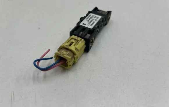 Nissan Primera Airbag deployment crash/impact sensor 98830AV600 0285003019 01857