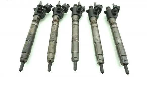 Volvo V40 Cross country Fuel injector 31303238