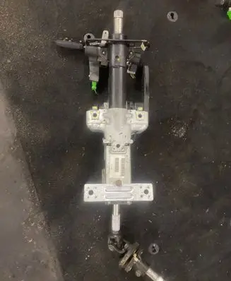Steering wheel axle set