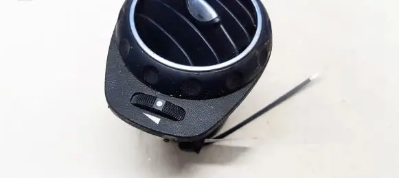 Alfa Romeo 147 Dash center air vent grill