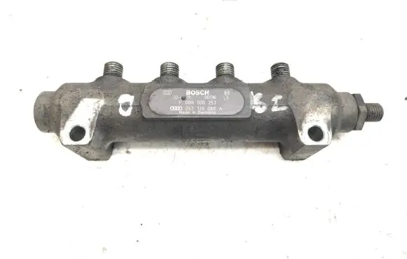 Audi A8 S8 D2 4D Fuel main line pipe 057130089A F00R000253
