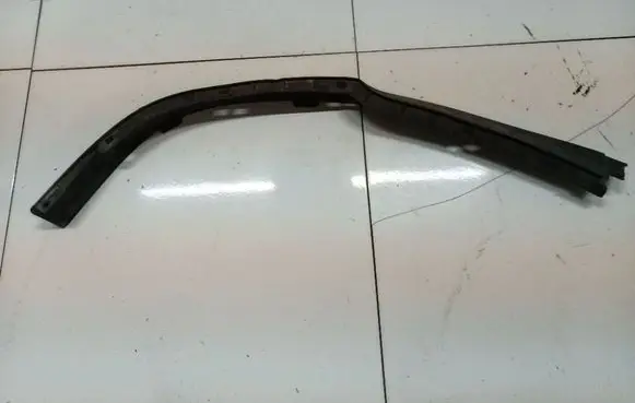 Opel Astra H Front bumper lip 375768702