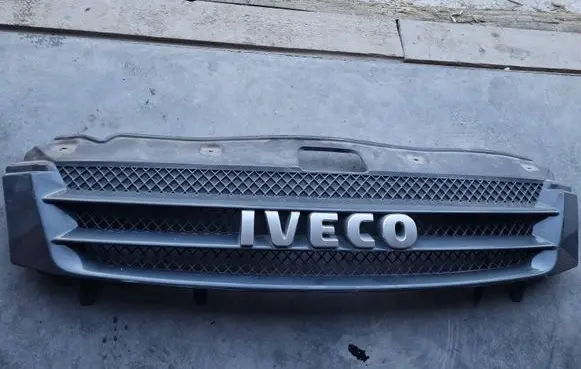 Iveco Daily 35.8 - 9 Front grill 3802801