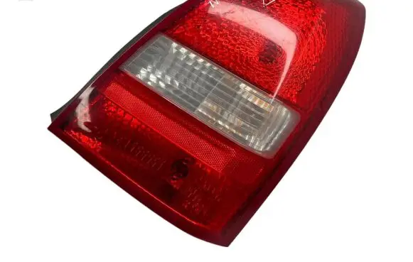 Nissan Primera Rear/tail lights 89025237