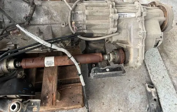 Jeep Grand Cherokee Manual 4 speed gearbox P52108704AE