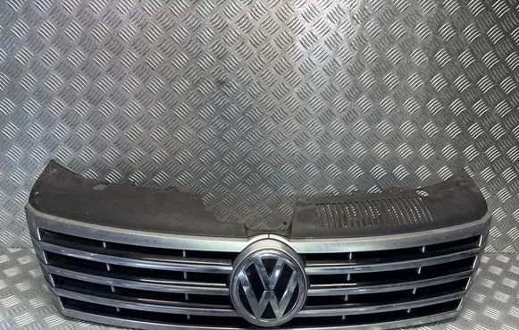 Volkswagen PASSAT CC Front grill 3C8853653A