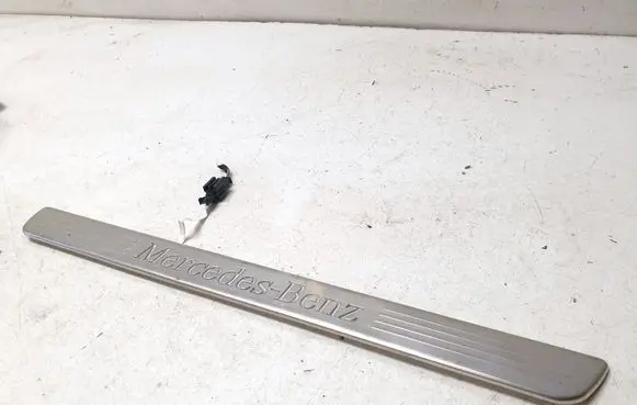 Mercedes-Benz ML W166 Front sill trim cover A1666801335