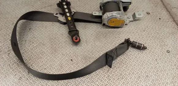 KIA Carens II Front seatbelt 