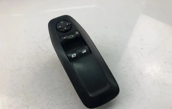 Peugeot 208 Electric window control switch 96751127ZD