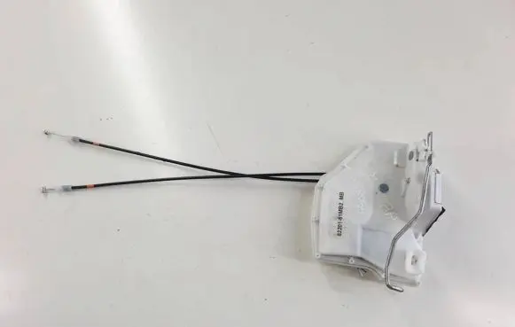 Suzuki SX4 S-Cross Front door lock 82201-61MB2 CC8055