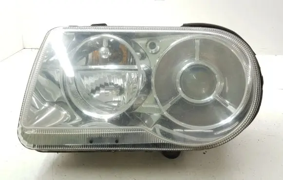 Chrysler 300 - 300C Headlight/headlamp 89032133 E131758982