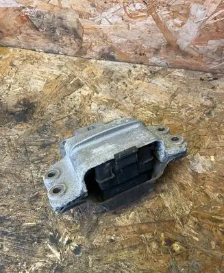 Audi A3 S3 A3 Sportback 8P Engine mount bracket 1K0199555