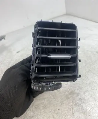 Volkswagen Golf Sportsvan Dash center air vent grill 510815736 510819728 510815736A