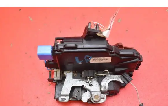 Skoda Fabia Mk2 (5J) Front door lock 3B1837015AR