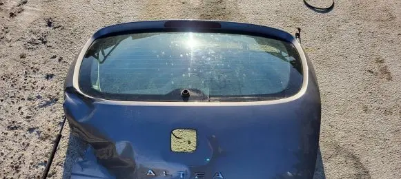 Seat Altea Rear windscreen/windshield window 5P0827025