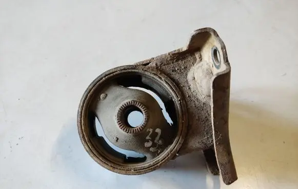 Hyundai Tucson JM Engine mount bracket 219112E100