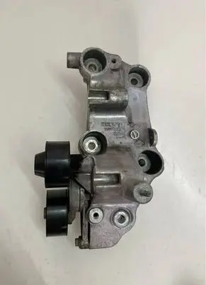 Renault Master IV Generator/alternator bracket 117102273R