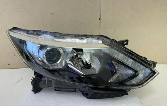 Nissan Qashqai Headlight/headlamp MDE1313899R 10018015