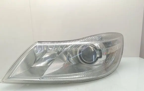Skoda Octavia Mk2 (1Z) Headlight/headlamp 1Z1941015G 1ZL24705205 24705205000125