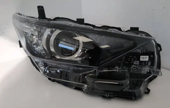 Toyota Auris E180 Headlight/headlamp 8111002K30 90070909