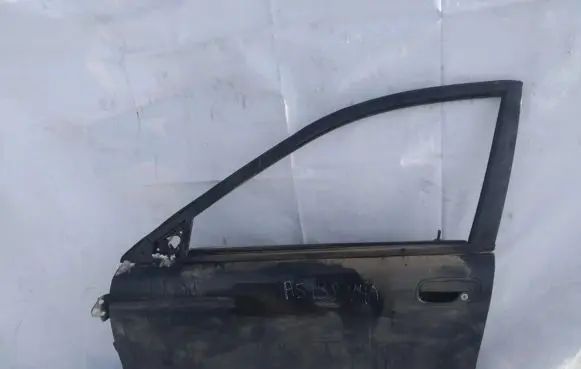 Volvo S40, V40 Front door juoda