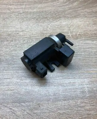 BMW 5 E39 Vacuum pump 2247906 72279600