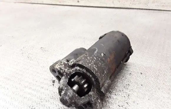 Volvo V50 Starter motor 30667494