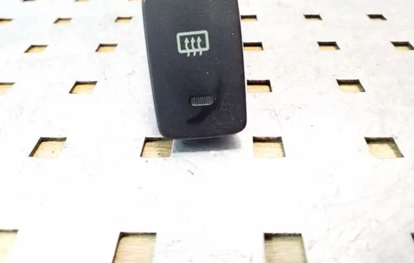 Hyundai Tucson JM Windscreen/window heater switch 937102E900