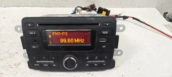Renault Sandero II Radio/CD/DVD/GPS head unit 281154979R HARN1005 RV3DC3030E