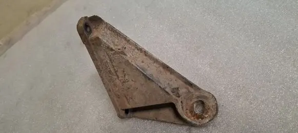 Volkswagen PASSAT B5.5 Gearbox mounting bracket 8D0399113AS